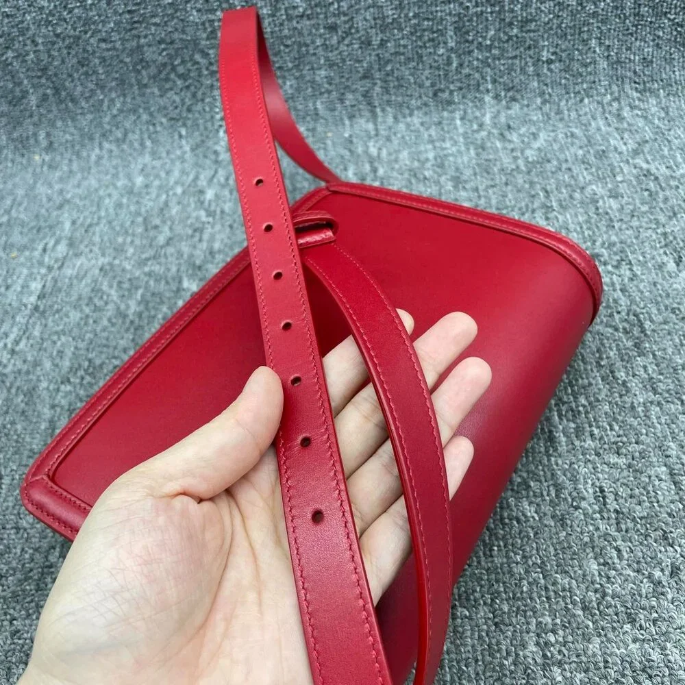 100% Authentic Yves Saint Laurent Leather Shoulder Bag - Picture 13 of 16